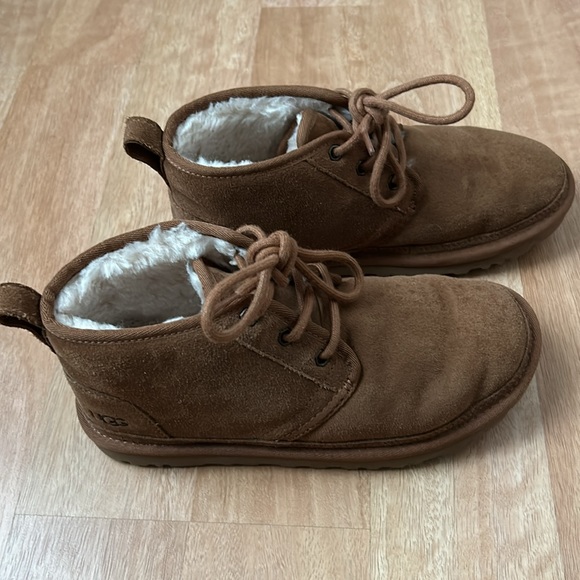 Woman’s neumel chestnut uggs - Picture 3 of 5